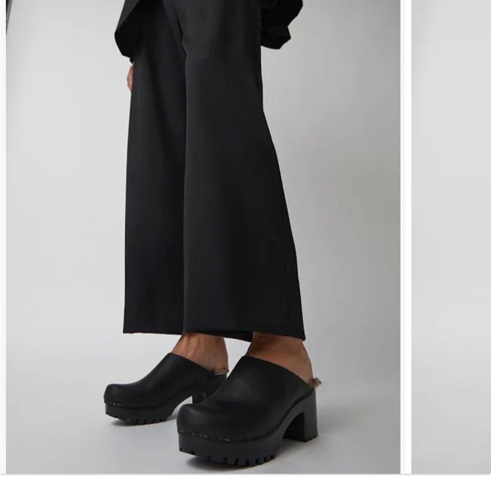 No 6 all black Liza clog mid tread